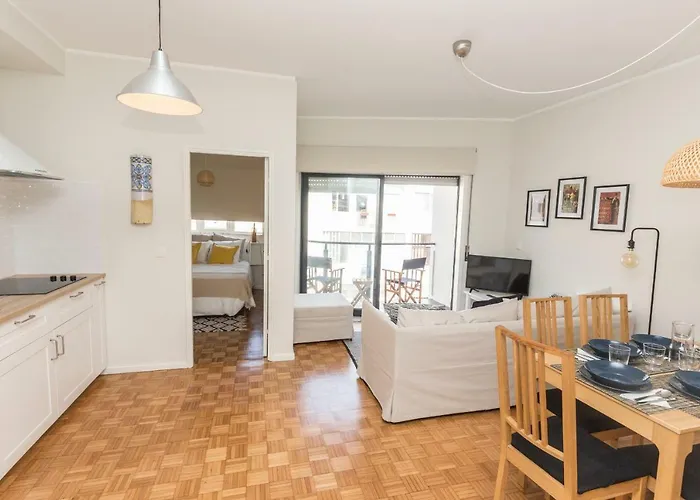 Haven - Vintage In Downtown Apartment